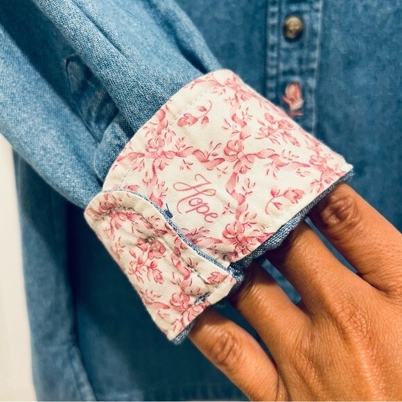 Longaberger Homestead Denim Button Up Shirt Floral Embroidery Contrast Cuff Sz M - Picture 4 of 8
